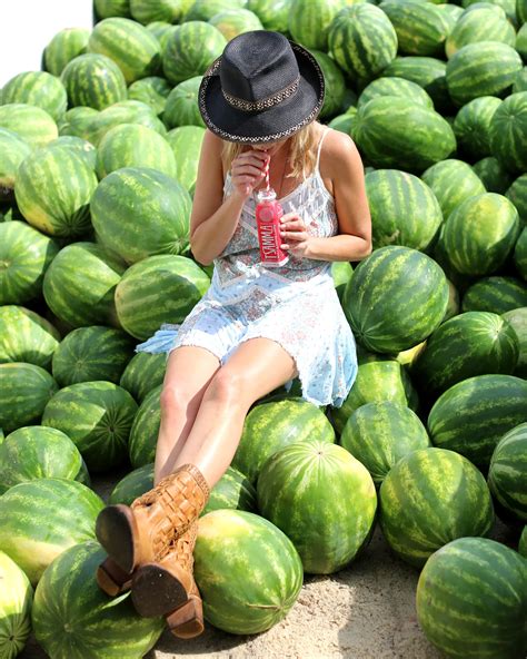 Melon farmers wife - 24 Followers, 0 Following, 0 Posts - See Instagram photos and videos from (@melonfarmerswife) 